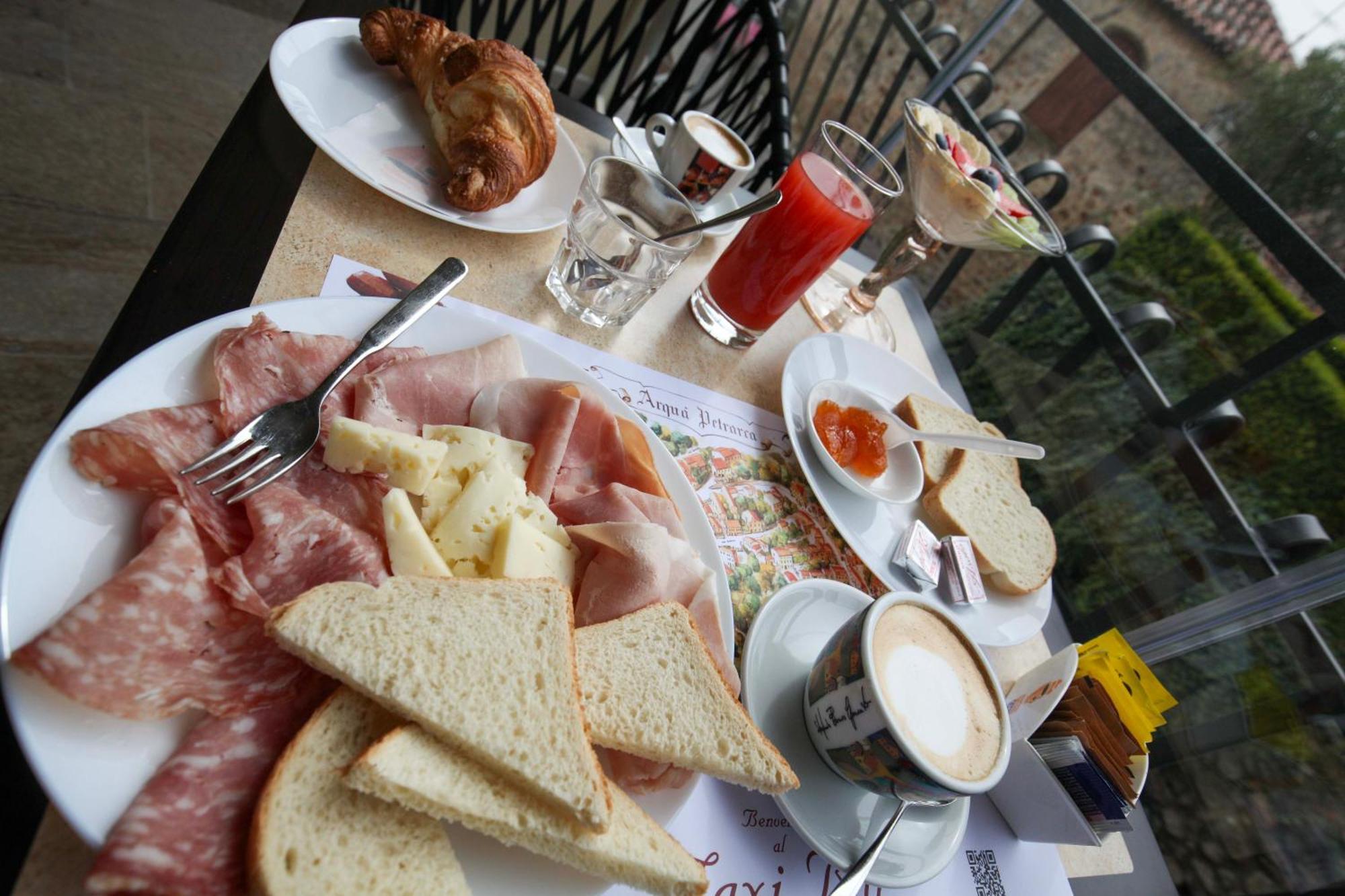 La Giuggiola Bed & Breakfast อาร์กวา เปตราร์กา ภายนอก รูปภาพ